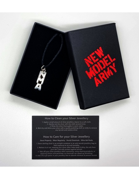 nma_pendant_back